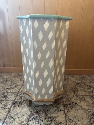 Mesita de noche vintage gris y blanca