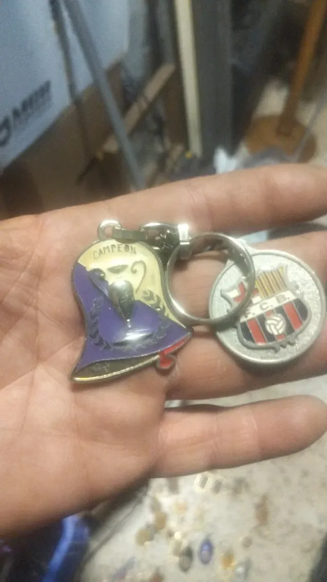 Colección 25 Llaveros Vintage Equipos Fútbol