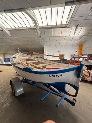 Barca de pesca Gusi con remolque