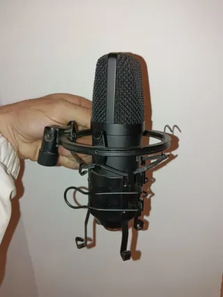 micrófono de condensador profesional UHURU XM-900.