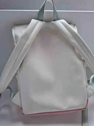 Mochila Pusheen Blanca y Rosa.