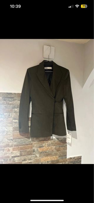 Blazer cruzada Zara verde oliva