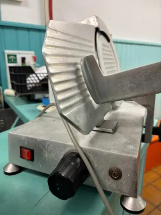 Cortafiambres Eléctrico Profesional