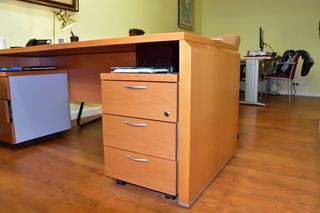 Conjunto Oficina Ejecutivo Mesa y Armario