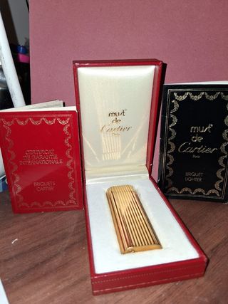 Accendino Cartier placcato oro con scatola
