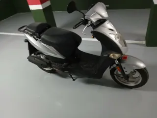 Kymco Agility 50 Plata