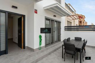 Casa adosada en alquiler en Bigastro