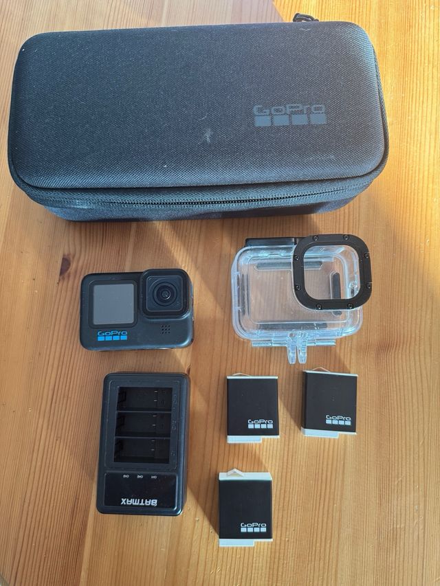 GoPro Hero 11 Black + Accessori