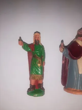 Figuras Belén Sacerdotes. Navidad.