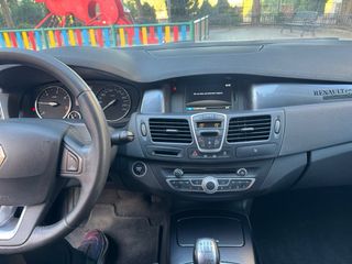 Renault Laguna coupe 2010