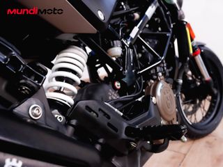 HUSQVARNA SVARTPILEN 125 ABS