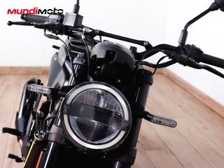 HUSQVARNA SVARTPILEN 125 ABS