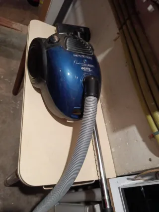 Aspirador LG 1600W Turbo Azul