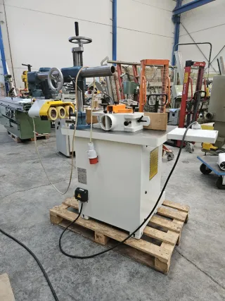 MAQUINARIA CARPINTERIA