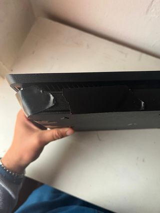 PS4 Slim 500GB + 2 Mandos + 6 Juegos