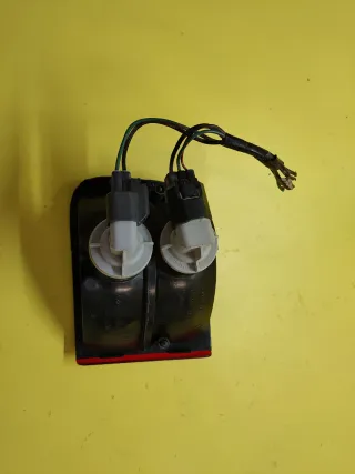 PILOTO TRASERO IZQUIERDO LAND ROVER FREELANDER