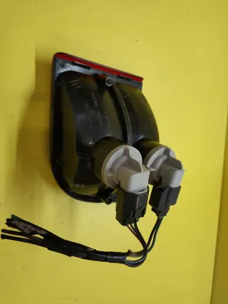 PILOTO TRASERO IZQUIERDO LAND ROVER FREELANDER