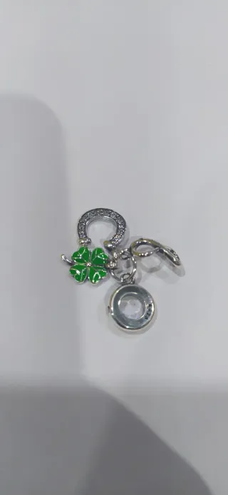 Charm de plata