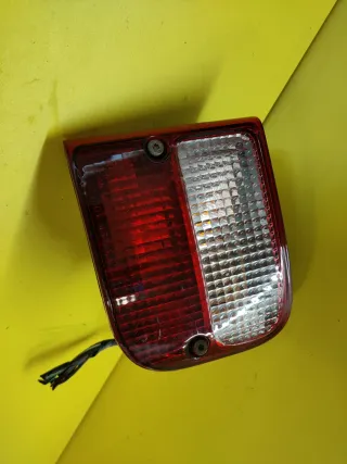 PILOTO TRASERO DERECHO LAND ROVER FREELANDER