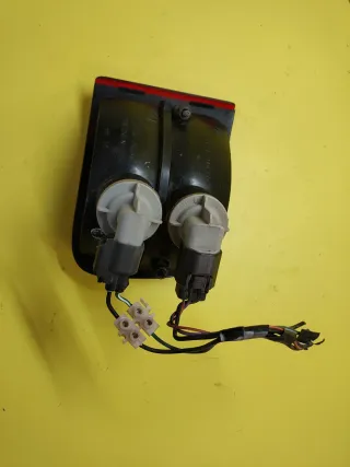 PILOTO TRASERO DERECHO LAND ROVER FREELANDER