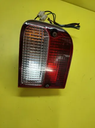 PILOTO TRASERO DERECHO LAND ROVER FREELANDER