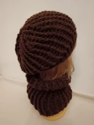 Set berretto e scaldacollo lana marrone