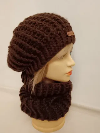 Set berretto e scaldacollo lana marrone