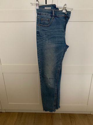 vaquero talla 38 pull and bear