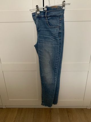 vaquero talla 38 pull and bear