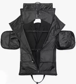 Bolsa-Mochila de viaje para traje impermeable.