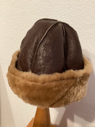 2 Gorras de Piel Marrón y Beige