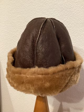 2 Gorras de Piel Marrón y Beige