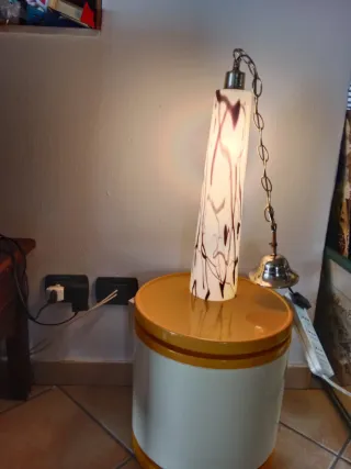 Lampadario in vetro e metallo