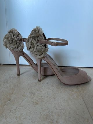 Zapatos de tacón Uterqüe Beige