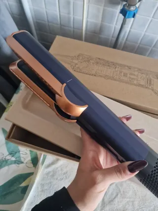 Piastra ad aria calda blu e oro