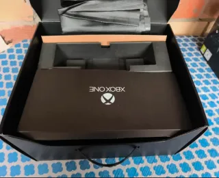 Caja Xbox One Edición FIFA 14 SOLO CAJA Y INTERIOR