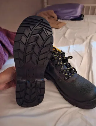 Botas de seguridad Bee Work negras y amarillas