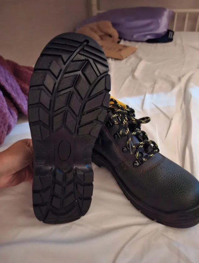 Botas de seguridad Bee Work negras y amarillas