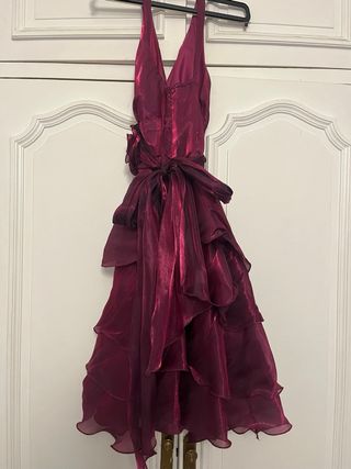 Vestido de fiesta con volantes