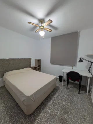 Habitación en alquiler en piso compartido.