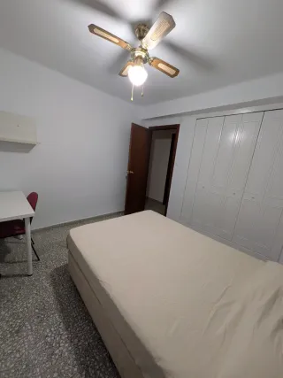 Habitación en alquiler en piso compartido.
