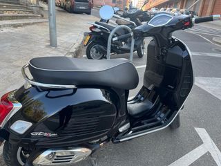 Piaggio Vespa GTS 300 SÚPER