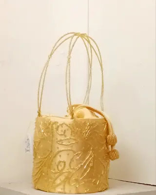 Borsetta a mano  Raso Dorato Ricamata Perline