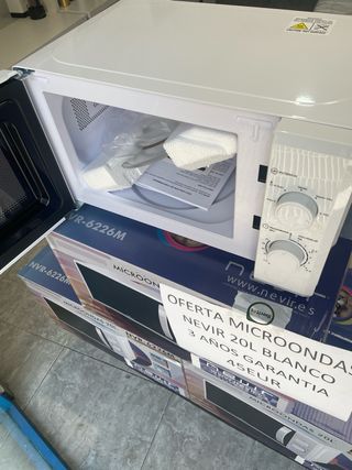 Microondas Nevir 20L NVR-6226M Blanco