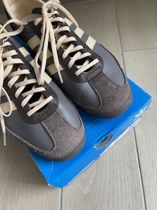 Sneakers Adidas Marroni e Beige Worn once