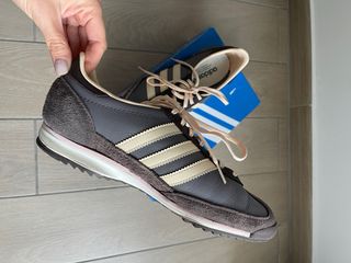 Sneakers Adidas Marroni e Beige Worn once