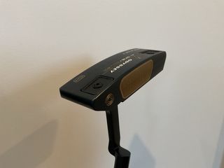 Putter odyssey one T wide milled.
