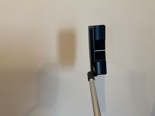 Putter odyssey one T wide milled.