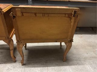 Pareja mesitas de noche antiguas de madera