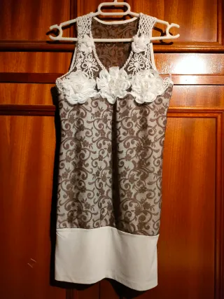 Vestido mini encaje marrón y blanco